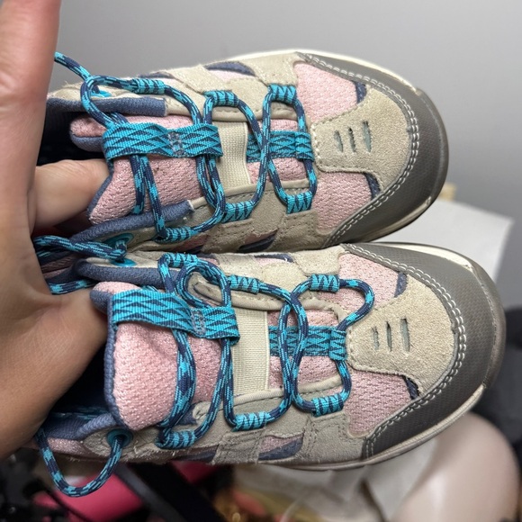 L.L. Bean Kids Trail Model Hikers Low in Pink‎ Graphite Size 4 - Picture 7 of 11